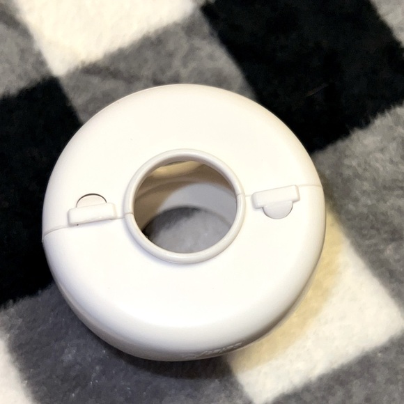 Safety1st Child-Proof Doorknob Covers, 12 Included, Perfect Condition!  😃 - Picture 8 of 16